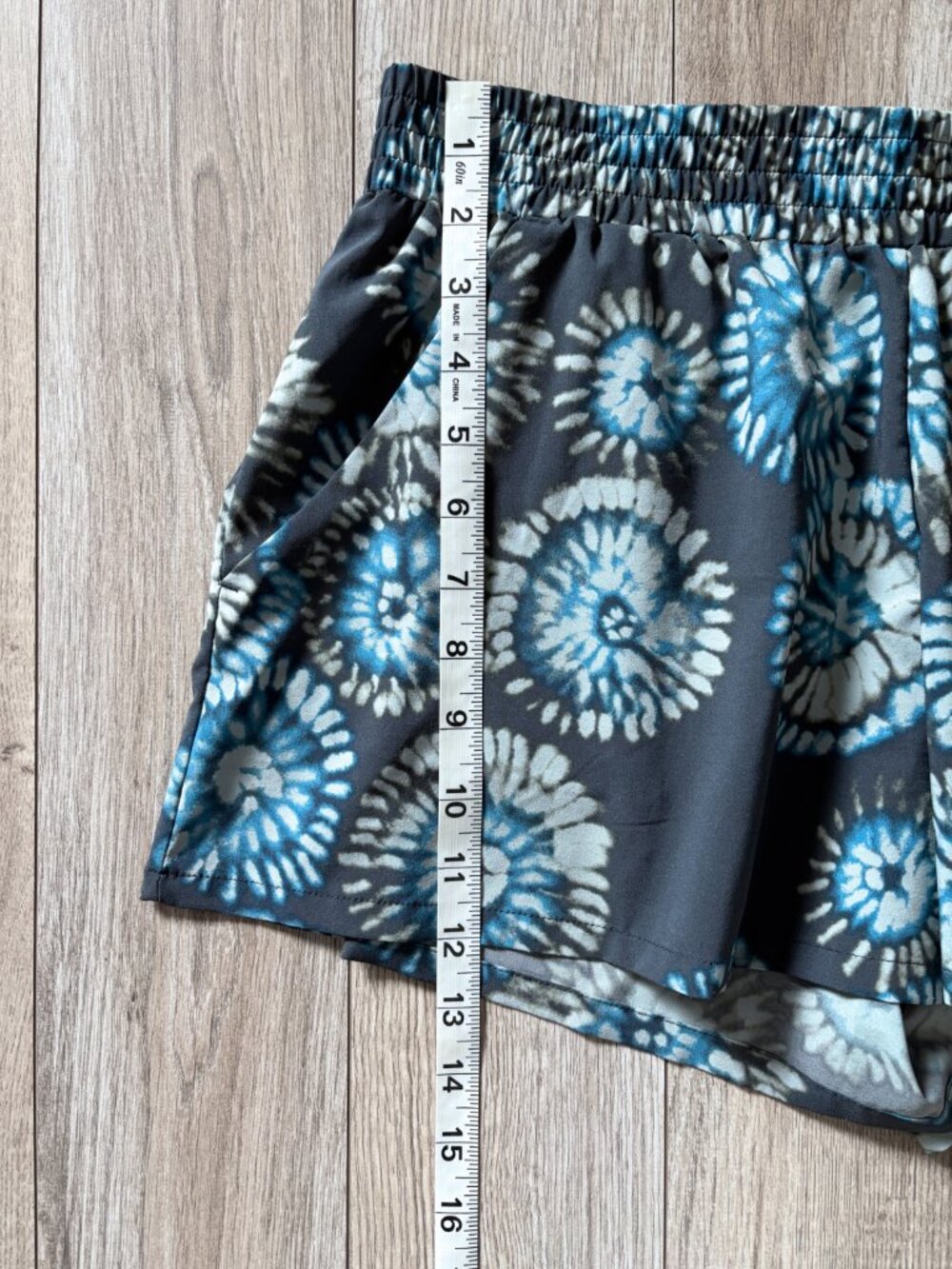 Toad&Co Sunkissed Pull On Shorts Big Sky Blue Tie Dye Womens Medium Gorpcore - Picture 6 of 13